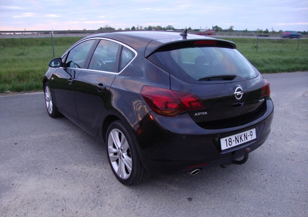 Opel Astra cena 23500 przebieg: 165800, rok produkcji 2010 z Syców małe 704